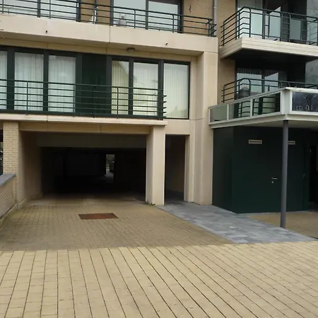 In Belgium Near The Sea, Cleaning Included Apartment *
